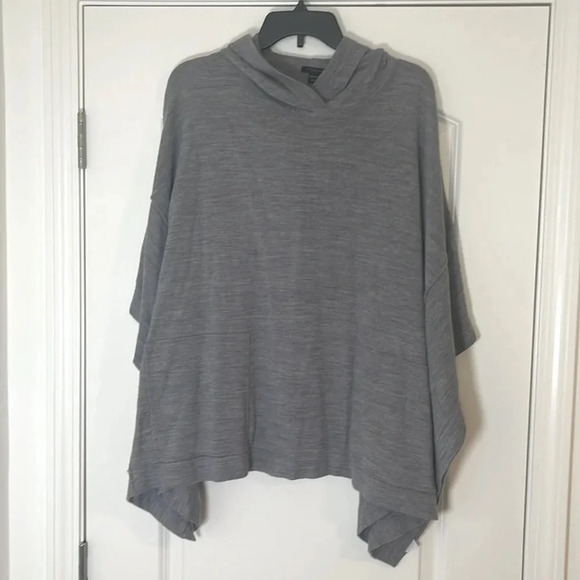 Ann Taylor Factory Gray Cloak - One Size - Picture 1 of 3